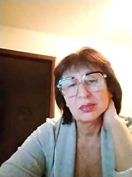 AlbinaXPretty online show from 10.25.25