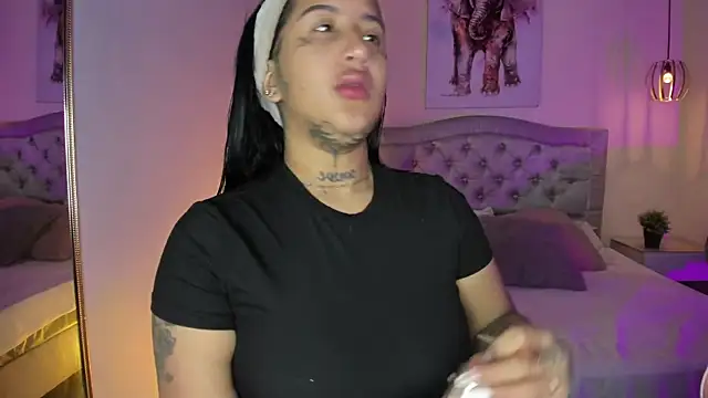 ayshel   online show from 11.18.25