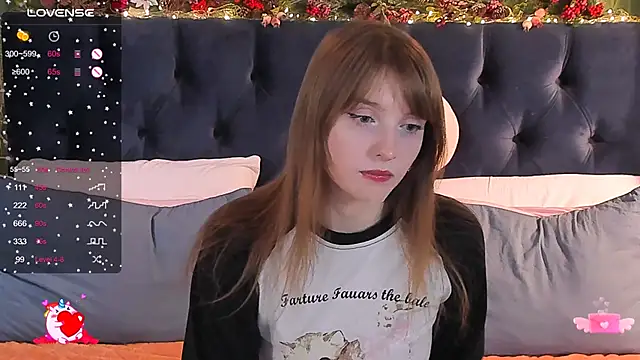 Snapshot of AliceLanley chatting on 01.25.25 AliceLanley online show from 01.25.25