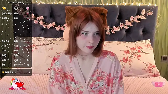 Snapshot of AliceLanley chatting on 09.28.25 AliceLanley online show from 09.28.25