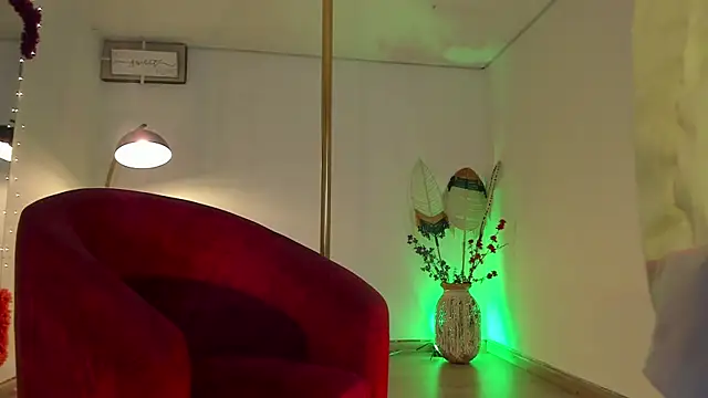 Snapshot of Kat_Art chatting on 12.08.24 Kat Art online show from 12.08.24