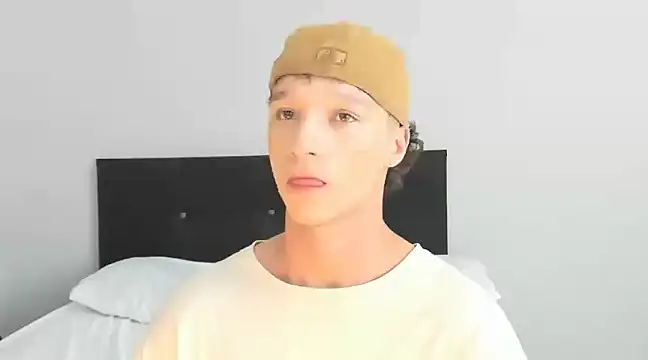 Snapshot of angelcortes chatting on 03.01.25 angelcortes online show from 03.01.25