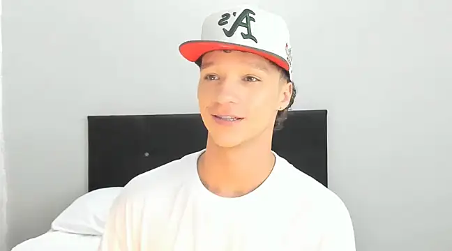 Snapshot of angelcortes chatting on 03.02.25 angelcortes online show from 03.02.25