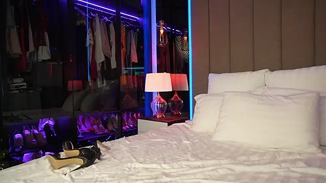 Arte Adelle online show from 01.16.25