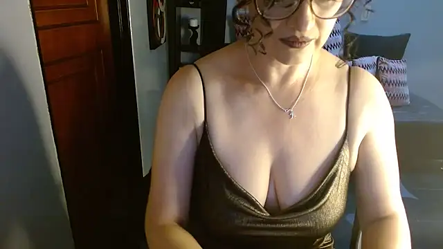 Snapshot of MATURETOPASIO chatting on 02.01.26 MATURETOPASIO online show from 02.01.26