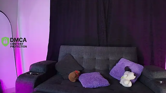 yungelitamor  online show from 05.21.26