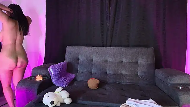 yungelitamor  online show from 07.20.26