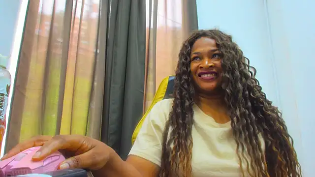 Snapshot of Camila_sandoval_01 chatting on 03.07.25 Camila sandoval 01 online show from 03.07.25