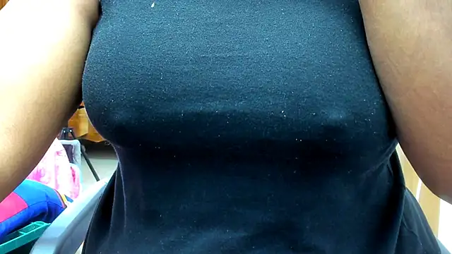 Snapshot of Camila_sandoval_01 chatting on 10.01.25 Camila sandoval 01 online show from 10.01.25