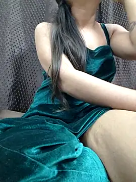 Snapshot of Roshni_98 chatting on 02.15.25 Roshni 98 online show from 02.15.25