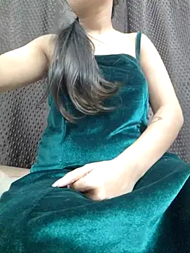 Snapshot of Roshni_98 chatting on 02.15.25 Roshni 98 online show from 02.15.25