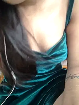 Snapshot of Roshni_98 chatting on 02.23.25 Roshni 98 online show from 02.23.25