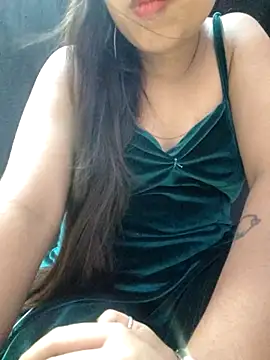 Snapshot of Roshni_98 chatting on 06.14.26 Roshni 98 online show from 06.14.26