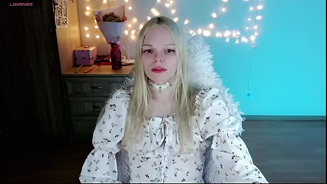 Emily Nyaffee online show from 03.12.25