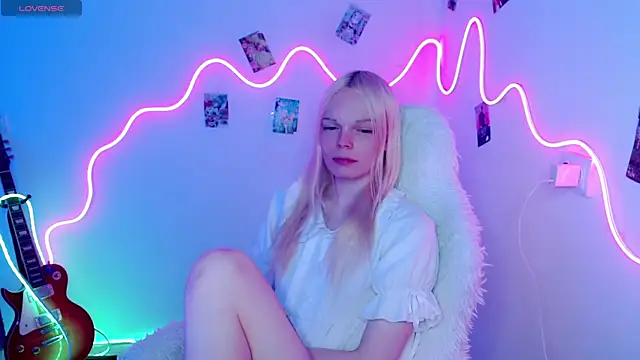 Emily Nyaffee online show from 10.25.25