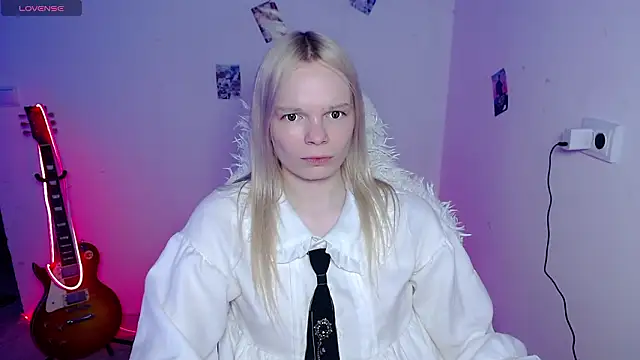 Emily Nyaffee online show from 03.09.26