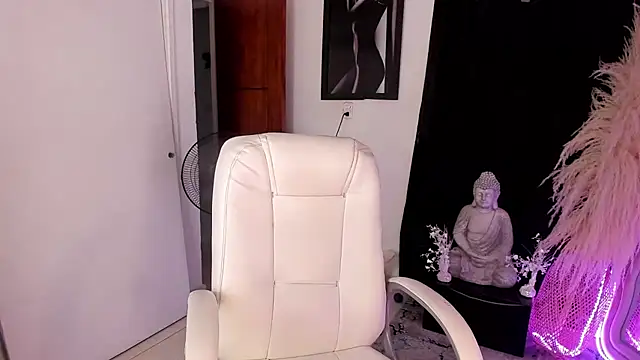 NatashaBrown12 online show from 09.14.25