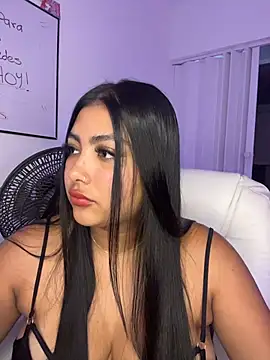 NatashaBrown12 online show from 10.29.25