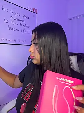 NatashaBrown12 online show from 11.08.25