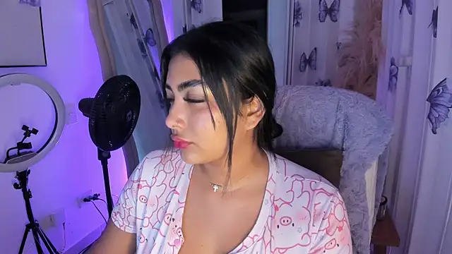 NatashaBrown12 online show from 06.10.26