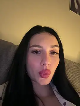 SofiaLaLight online show from 01.17.26