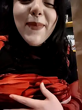 Snapshot of Chubbygrl20 chatting on 11.08.25 Chubbygrl20 online show from 11.08.25