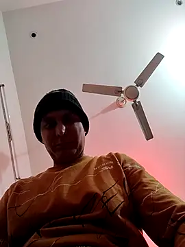 Snapshot of ZIMMY25 chatting on 12.17.25 ZIMMY25 online show from 12.17.25