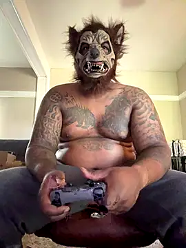 Snapshot of K1NGD916 chatting on 10.31.25 K1NGD916 online show from 10.31.25