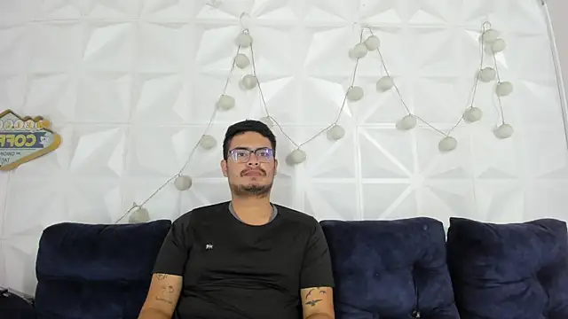 Snapshot of willy_colombia chatting on 01.22.25 willy colombia online show from 01.22.25