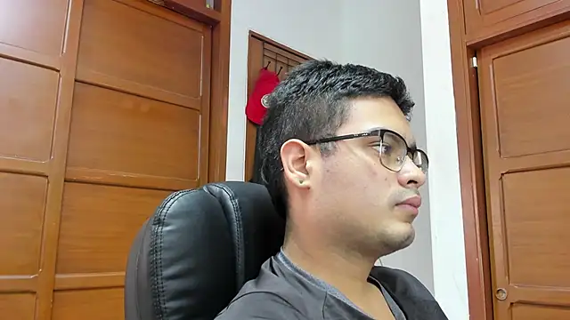 Snapshot of willy_colombia chatting on 01.23.25 willy colombia online show from 01.23.25