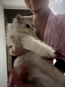 Ella Charm online show from 10.17.25