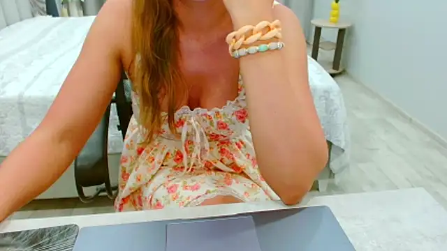 EveLove33 online show from 06.10.26