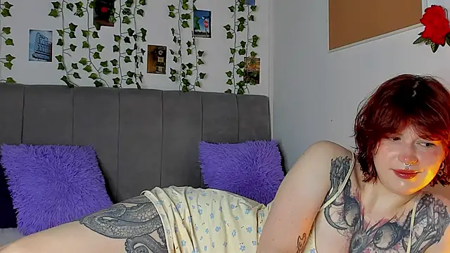 Snapshot of miss_Lizzy chatting on 07.15.26 miss Lizzy online show from 07.15.26