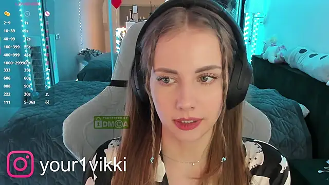 Snapshot of Vikki_Cheese chatting on 02.21.25 Vikki Cheese online show from 02.21.25