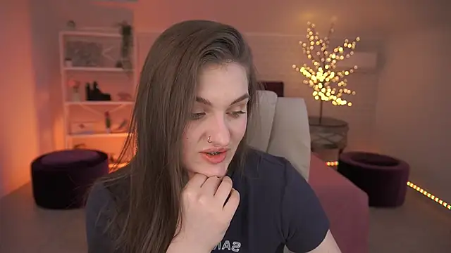 EmmyCharmm online show from 04.26.26