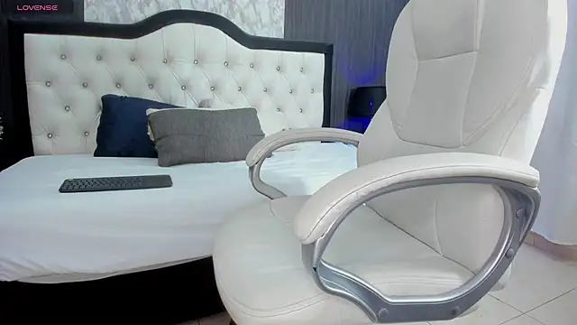 Snapshot of amara_falcon chatting on 02.06.25 amara falcon online show from 02.06.25