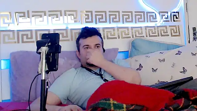 Snapshot of erotico69xxx chatting on 11.05.25 erotico69xxx online show from 11.05.25