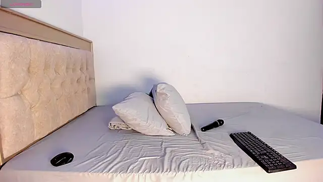 Snapshot of Letizia_West_ chatting on 03.20.26 Letizia West online show from 03.20.26