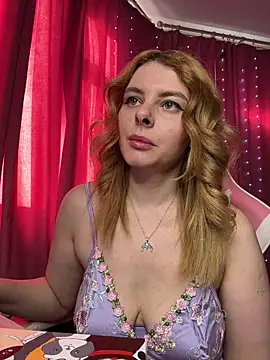 Snapshot of Day-off chatting on 11.22.25 Day-off online show from 11.22.25