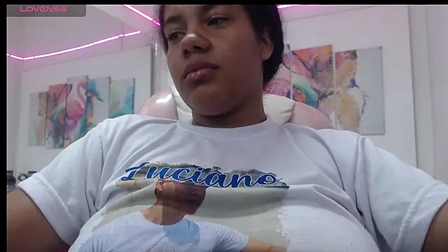 Snapshot of alegriamartinez chatting on 10.31.25 alegriamartinez online show from 10.31.25