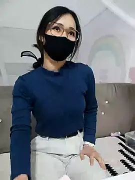 I AM NOT A SLUT online show from 12.18.24