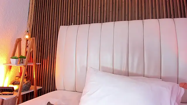 SaraRiley online show from 02.24.26