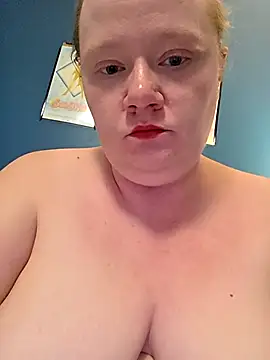 Snapshot of virgieblanca chatting on 10.27.25 virgieblanca online show from 10.27.25