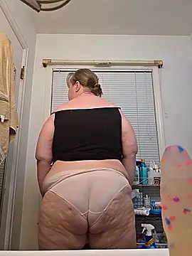 Snapshot of virgieblanca chatting on 04.20.26 virgieblanca online show from 04.20.26