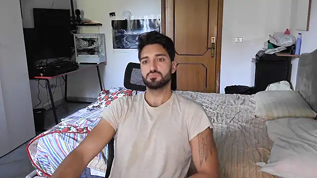 Snapshot of Alexox02 chatting on 11.05.25 Alexox02 online show from 11.05.25