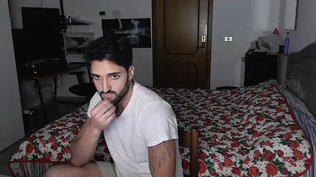 Snapshot of Alexox02 chatting on 11.08.25 Alexox02 online show from 11.08.25