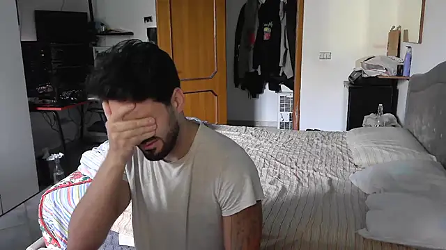 Snapshot of Alexox02 chatting on 11.17.25 Alexox02 online show from 11.17.25