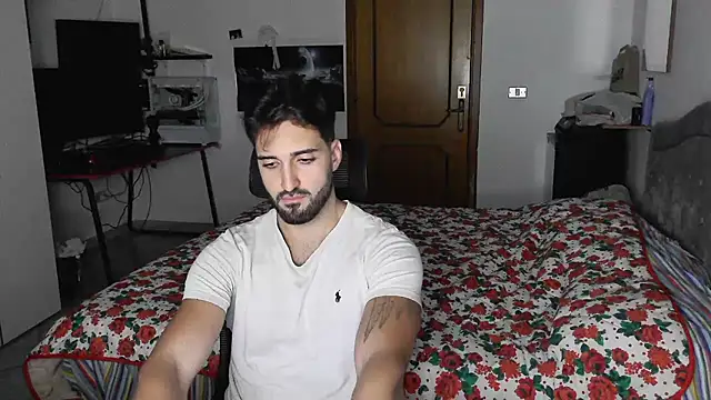 Snapshot of Alexox02 chatting on 11.18.25 Alexox02 online show from 11.18.25