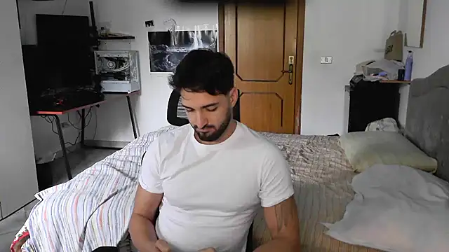 Snapshot of Alexox02 chatting on 11.19.25 Alexox02 online show from 11.19.25