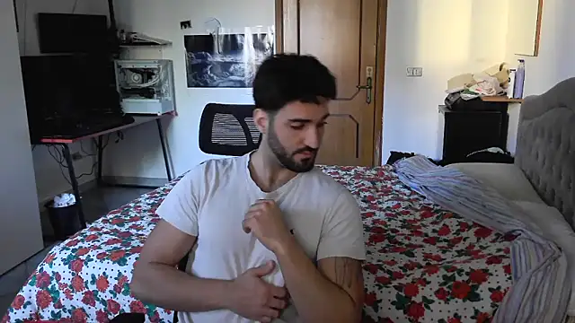 Snapshot of Alexox02 chatting on 11.30.25 Alexox02 online show from 11.30.25